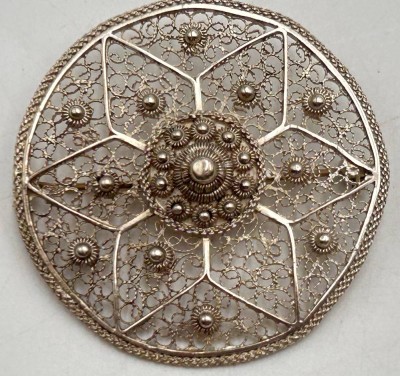 Auktion 361<br>gr. massive Silber-Filigran-Brosche, D-5 cm, 13,2 gr. [1]