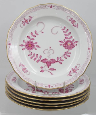 Auktion 361<br>6x flache Teller, Meissen, Schwertermarke, indisch Purpur, 2 Schleifstriche, guter Zustand, ca. D-25cm [1]
