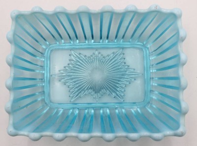 Auktion 361<br>blaue Pressglas-Schale, H-5 cm, 19x14 cm [1]