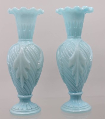 Auktion 361<br>Paar blaue Biedermeier-Vasen, H-19 cm [1]