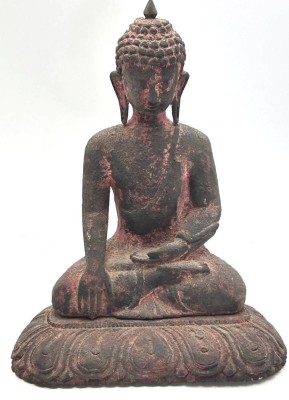 Auktion 361<br>antiker sitzender Buddha, varada mudra, Holz mit Resten alter Fassung, wohl Birma, 18.Jhd?, zweiteilig mit Sockel, H-ca. 33 cm, B-26 cm [1]