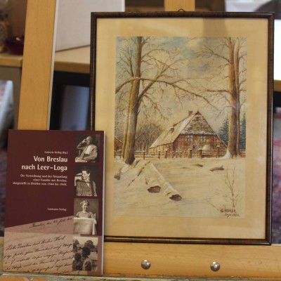 Auktion 361<br>Gustav Hecker, Ammerländer Bauernhaus im Neuschnee, Aquarell, anbei Buch von. G.Helbig 
