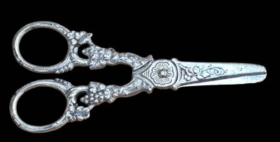 Auktion 361<br>Traubenschere, Silber-800-, Halbmond/Krone, L-11 cm, ca. 37 gr [1]