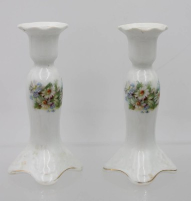 Auktion 361<br>Paar Leuchter, EPIAG, Blumendekore, ca. H-14,5cm [1]