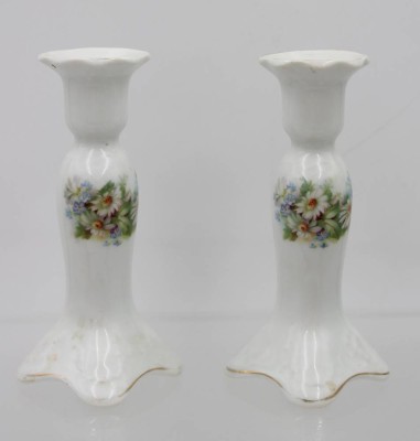 Auktion 361<br>Paar Leuchter, EPIAG, Blumendekore, ca. H-14,5cm [1]