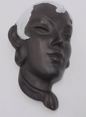 Auktion 361<br>Wandkopf, wohl Achatit, 20x11 cm [1]