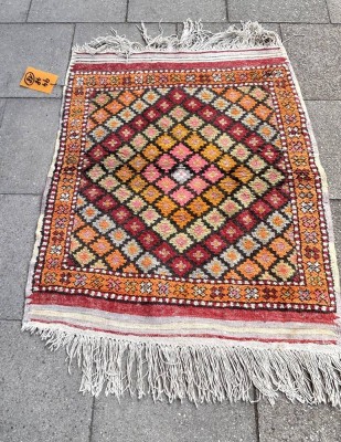 Auktion 361<br>kl. Kelim, 94x78  cm [1]