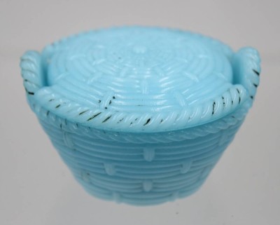 Auktion 361<br>kl. Deckeldose, blaues Glas 