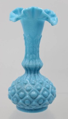 Auktion 361<br>Opalglas-Vase, blau, 19.Jhd.,  H-15 cm [1]