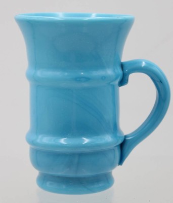 Auktion 361<br>Opalglas-Henkelbecher, blau [1]