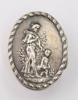 Auktion 361<br>ovale Pillendose, 800er Silber, Deckel reliefiert mit Mutter u. Kind, 9,5gr., H-1,2cm B-2,8cm T-2cm [1]