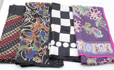 Auktion 361<br>4x div. Vintage-Seidentücher, 1x bez. Liberty, je ca. 85 x 85cm [1]