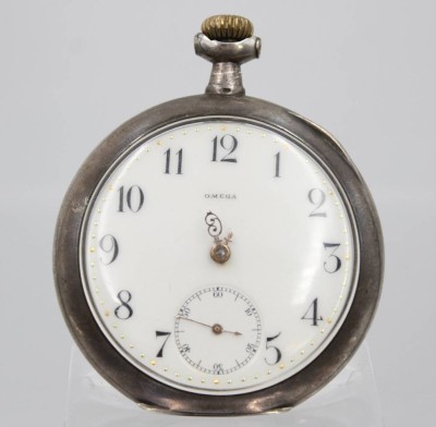 Auktion 361<br>OMEGA-Herren-Taschenuhr um 1920, 800er Silbergehäuse, Zeiger beschädigt, Ring fehlt, Werk läuft, ca. D-5cm [1]