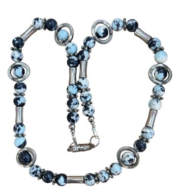 Auktion 361<br>Halsband, weiss-schwarze Perlchen, Zwischenglieder wohl versilbert, L-44 cm [1]