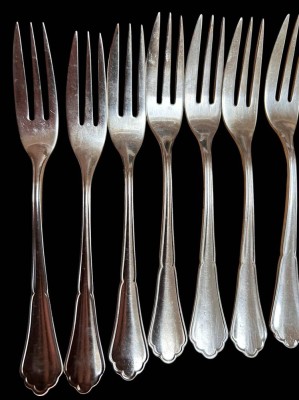 Auktion 361<br>15x Kuchengabeln, Silber-800-, Chippendale, L-15 cm, zus.347 gr. [1]