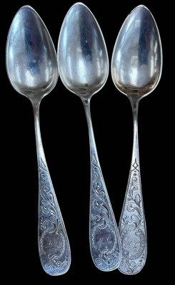 Auktion 361<br>3 Kaffeelöffel mit Ziermonogramm, Silber-800-, um 1900, L-13,5 cm, 32,3 gr. [1]