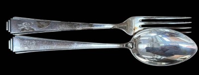Auktion 361<br>Art Deco Silberlöffel und Gabel, 800-, L-21,5 cm, Ziermonogramm, 133,3 gr. [1]