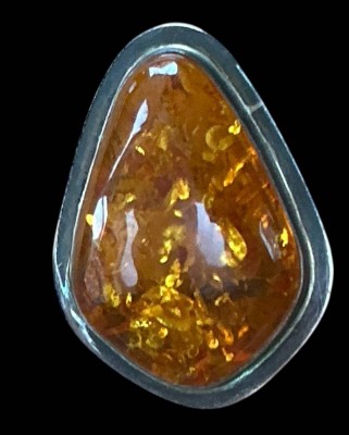 Auktion 361<br>grosser Bernstein-Anhänger in Silberfassung, 5,5x4 cm, 19,7 gr [1]