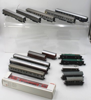 Auktion 361<br>16x div. Personenwagen, Märklin, H0,  teilw. älter [1]