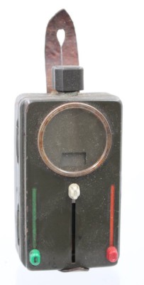Auktion 361<br>alte Hand-Signallampe, Bundeswehr?, Funbktion nicht geprüft, Altersspuren, ca. H-13cm [1]