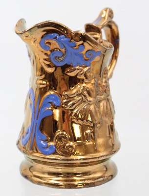 Auktion 361<br>engl. Lüster-Kännchen, tanzendes Pärchen, älter, ca. H-14cm [1]