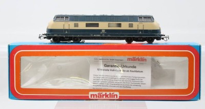 Auktion 361<br>Märklin H0 3081 Diesellok BR 220 012-9 DB Wechselstrom, orig. Karton, Funktion nicht geprüft [1]