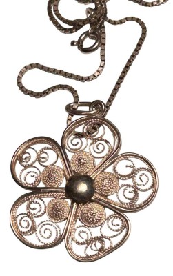 Auktion 361<br>Silberkette mit grossen Filigran-Anhänger, zus. 7,8 gr [1]