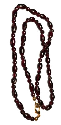 Auktion 361<br>Granat-Halskette mit Double-Schliesse, L-46 cm, 28,2 gr. [1]
