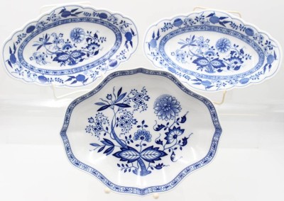 Auktion 361<br>3x ovale Schalen, Hutschenreuther, Zwiebelmuster, Größte H-4,5cm B-25cm [1]