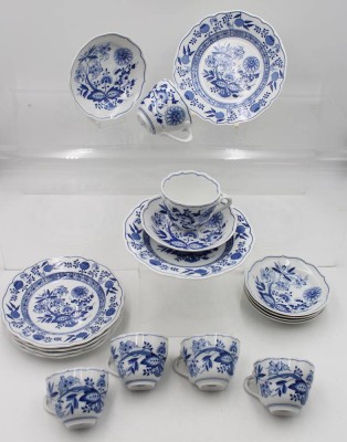 Auktion 361<br>6x kompl. Gedecke, Hutschenreuther, Zwiebelmuster, Tassen H-6,6cm [1]