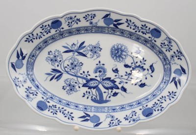 Auktion 361<br>ovale Platte, Hutschenreuther, Zwiebelmuster, 35,5 x 24cm [1]