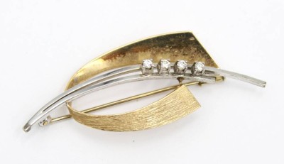 Auktion 361<br>Brosche, 585er GG/WG, Brillantbesatz, zus. 5,8gr., L-5,5cm [1]