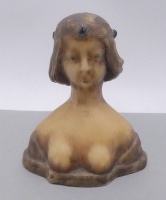 Auktion 361<br>alte Wachs-Büste, H-14,5cm, B-13 cm [1]