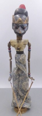 Auktion 361<br>gr. alte Bali Marionette, Holz, H-57 cm [1]