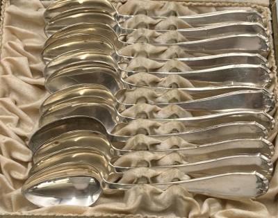 Auktion 361<br>12x Silber-800- Kaffeelöffel in Kasten, guter Zustand, L-13 cm, ca. 250 gr [1]