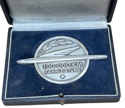 Auktion 361<br>gr. Plakette in Etui-Opel-100.000 km Fahrleistung, B-9 cm [1]