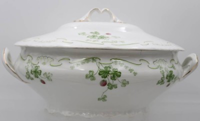 Auktion 361<br>Eine Terrine Florales Dekor handbemalt , [1]