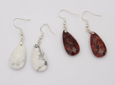 Auktion 361<br>2  Paar Ohrhänger Silber mit roter Jade und Howlith  [1]