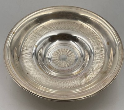 Auktion 361<br>versilb. Tafelaufsatz, H-7 cm, D-25 cm, Gebrauchsspuren [1]