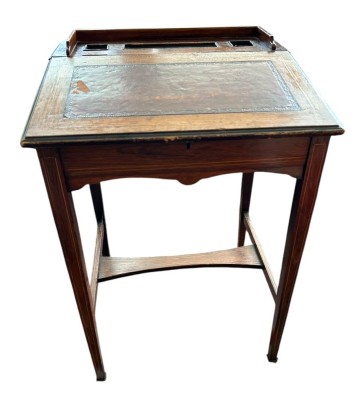 Auktion 361<br>kl. Schreibpult mit Klappe auf Rollen, Gebrauchsspuren, H-79 cm, 47x52 cm [1]