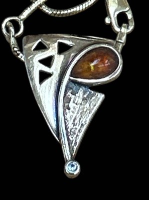 Auktion 361<br>Silber-925- Schlangenhalskette mit Anhänger, vergoldet Bernstein, L-44 cm, 7,7 gr [1]