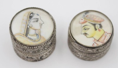 Auktion 361<br>2 kleine wohl Indische - Pillendosen , Silber gepr.  [1]