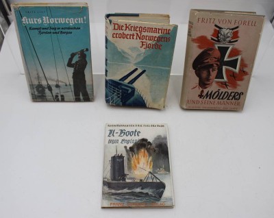 4 x diverse Bücher über Kriegsmarine im 2. WK alle um 1940 verfasst. [1]