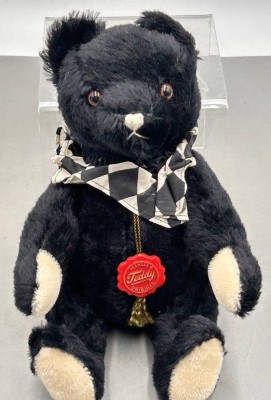 Auktion 361<br>schwarzer Herrmann Bär, H-32 cm [1]