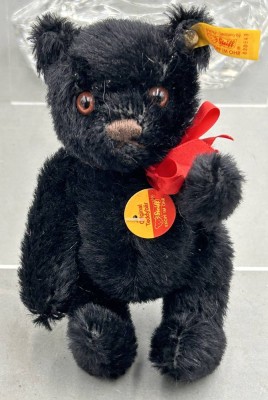 Auktion 361<br>kl. schwarzer Steiff Teddy, komplett, H-15 cm [1]