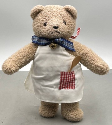Auktion 361<br>Teddy mit Schürze und Kochlöffel, H-35 cm Museum Collection 