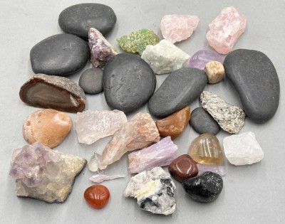 Auktion 361<br>Lot Mineralien/Halbedelsteine,  ca. 980 gr [1]