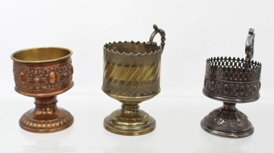 Auktion 361<br>2x Teeglashalter sowie kl. Fussschale, 19. Jhd., Altersspuren, ca. H-12cm [1]
