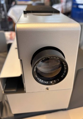 Auktion 361<br>Braun Diaprojektor D45 mit Hülle, gut erhalten und funktionstüchtig, Metall [1]