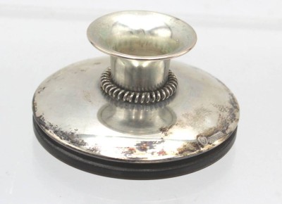 Auktion 362<br>Leuchter, 830er Silber, Dänemark 1956, Silver &Co, gefüllt., ca.H-4,5cm, 88,3gr. [1]
